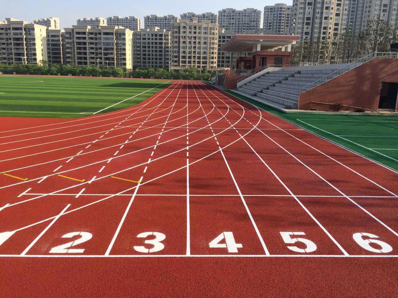 塑膠跑道施工材料要求（按結(jié)構(gòu)層劃分）